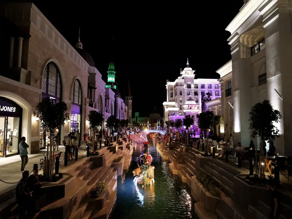 Shopping Avenue Daily Program